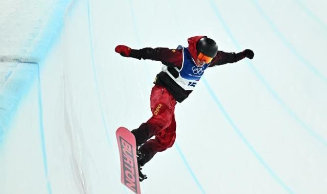 乐意电竞APP下载-突破！王梓阳闯入单板滑雪男子U型场地技巧决赛