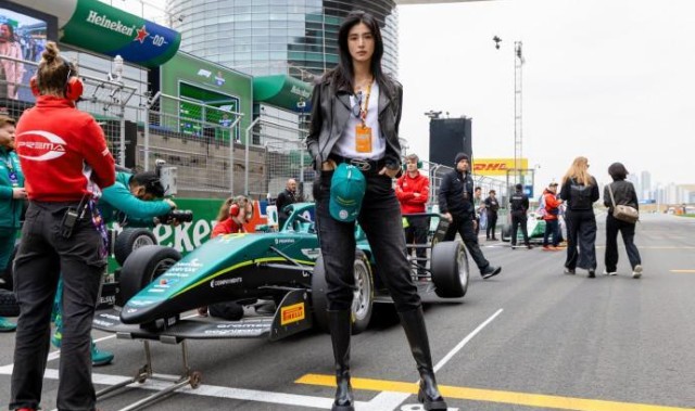 Leyu 体育网站-赵丽娜走进F1现场，与库特哈德、维伦纽夫畅聊退役生活